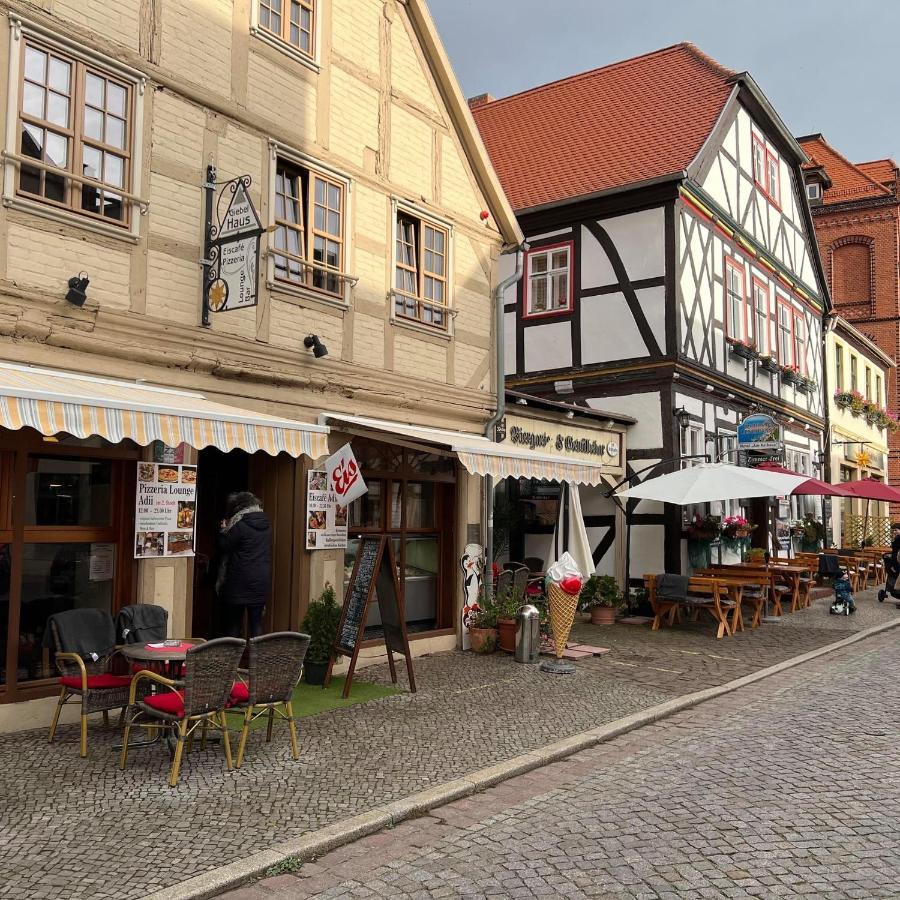 Hotel am Rathaus Adii Tangermünde Exterior foto